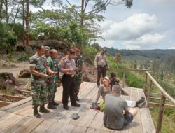 Kapolsek Simpang Empat Bersama Koramil 04 Berhasil Gagalkan Warga Negara Rusia Yang Hendak Mendaki Gunung Sinabung