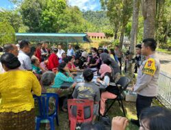 Antusias Warga Masyarakat Datang Berobat, Yang Digelar Polres Sibolga Di Halaman Gereja HKBP Sibolga Julu
