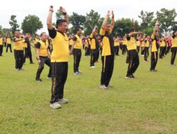 Polres Bnjai melaksanakan olah raga bersama bhayangkari di lapangan bola kaki Bhayangkara Polres Binjai