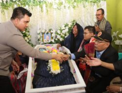 Kapolres Batu Bara Melayat di Kediaman Anggota yang Istrinya Meninggal