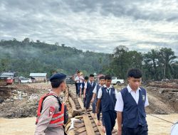 Kepedulian Nyata Pascabencana, Brimob Polda Sumut Antar-Jemput Anak-Anak Sekolah di Garoga