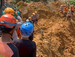 Polsatwa K-9 Ditsamapta Polda Sumut Terus Berupaya Maksimalkan Pencarian Korban Longsor di Tapanuli Selatan