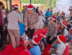 Polres Tapteng Rayakan Natal 2025 Bersama Pengungsi Korban Bencana di GOR Pandan