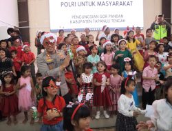 Polres Tapteng Rayakan Natal 2025 Bersama Pengungsi Korban Bencana di GOR Pandan