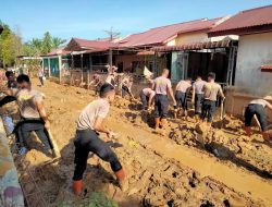 Polri Hadir Bersama Warga, Personel Polda Sumut Bersihkan Selokan dan Lingkungan di Tapanuli Tengah