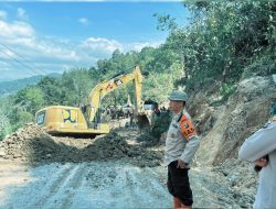 Polda Sumut Salurkan Bantuan Pendidikan, Sembako, dan Air Bersih ke Warga Terdampak Bencana di Sibolga dan Tapteng