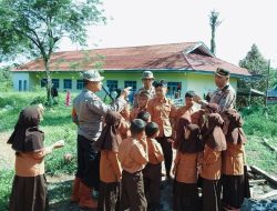 Kunjungan Humanis Polri ke Madrasah Sipirok, Cek Fasilitas Pengungsian dan Beri Motivasi Pelajar