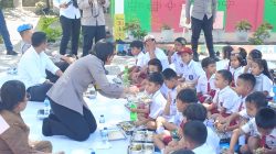 Kapolres Samosir Makan Bersama Pelajar SDN 10 Lumban Suhi-suhi Toruan, Tinjau Program Makan Bergizi Gratis dan Salurkan Bantuan