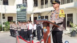 Upacara Penganugerahan Tanda Kehormatan Pengabdian dan Pemberian Penghargaan Personel Berprestasi Digelar di Mapolres Tanah Karo