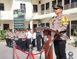 Upacara Penganugerahan Tanda Kehormatan Pengabdian dan Pemberian Penghargaan Personel Berprestasi Digelar di Mapolres Tanah Karo