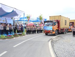 Lepas 22 Kontainer, Kapolri Pastikan Bantuan Terdistribusi Merata hingga Wilayah Terdampak Terpencil