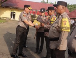 Kapolres Binjai Beri Penghargaan Terhadap Tiga Personil Bhabinkamtibmas
