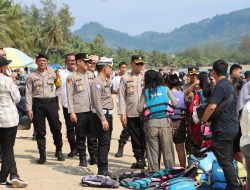 Pastikan Keamanan Libur Lebaran, Kapolres Tapteng Tinjau Langsung Pengamanan Objek Wisata