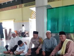 Masih Suasana Lebaran, Bhabinkamtibmas Polres Tanah Karo Sambangi Masjid Pererat Silaturahmi dengan Warga