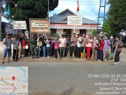Polsek Rambutan dan Kelurahan Bandar Utama Laksanakan Gotong Royong Bersama