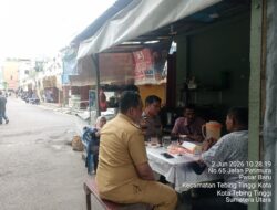 Sambang di Jalan Pattimura, Polsek Padang Hulu Sampaikan Pesan Kamtibmas kepada Warga