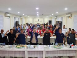 Kapolrestabes Medan Nobar Kick Off Piala Dunia 2026 Bersama Personel dan Masyarakat