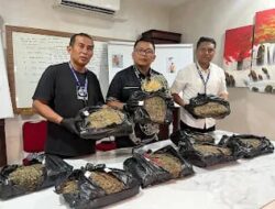 Satuan Reserse Narkoba Polrestabes Medan  memberantas peredaran narkotika