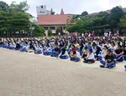 Polsek Berastagi Tanamkan Budaya Tertib Berlalu Lintas kepada Siswa Baru SMA Negeri 1 Berastagi