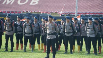 Gunung Sinabung Erupsi, Polda Sumut Siagakan 100 Personel Brimob dan Peralatan Pendukung