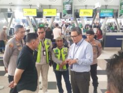 Kapolresta Deli Serdang Dampingi Wakapolda Sumut Tinjau Situasi Bandara Kualanamu Terkait Pembatalan Penerbangan