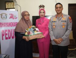 Kapolres Binjai Anjangsana dan Berikan Tali Asih kepada Personel yang Sakit Menahun