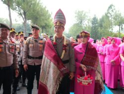 Resmi Pimpin Polda Sumut, Irjen Pol Sonny Irawan Disambut Ulos dan Tarian Tradisional