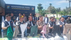 Subdit I Indag Direktorat Reskrimsus Polda Sumut menggagalkan penyelundupan 144 ballpres pakaian bekas yang dipasok dari Kota Bandung,
